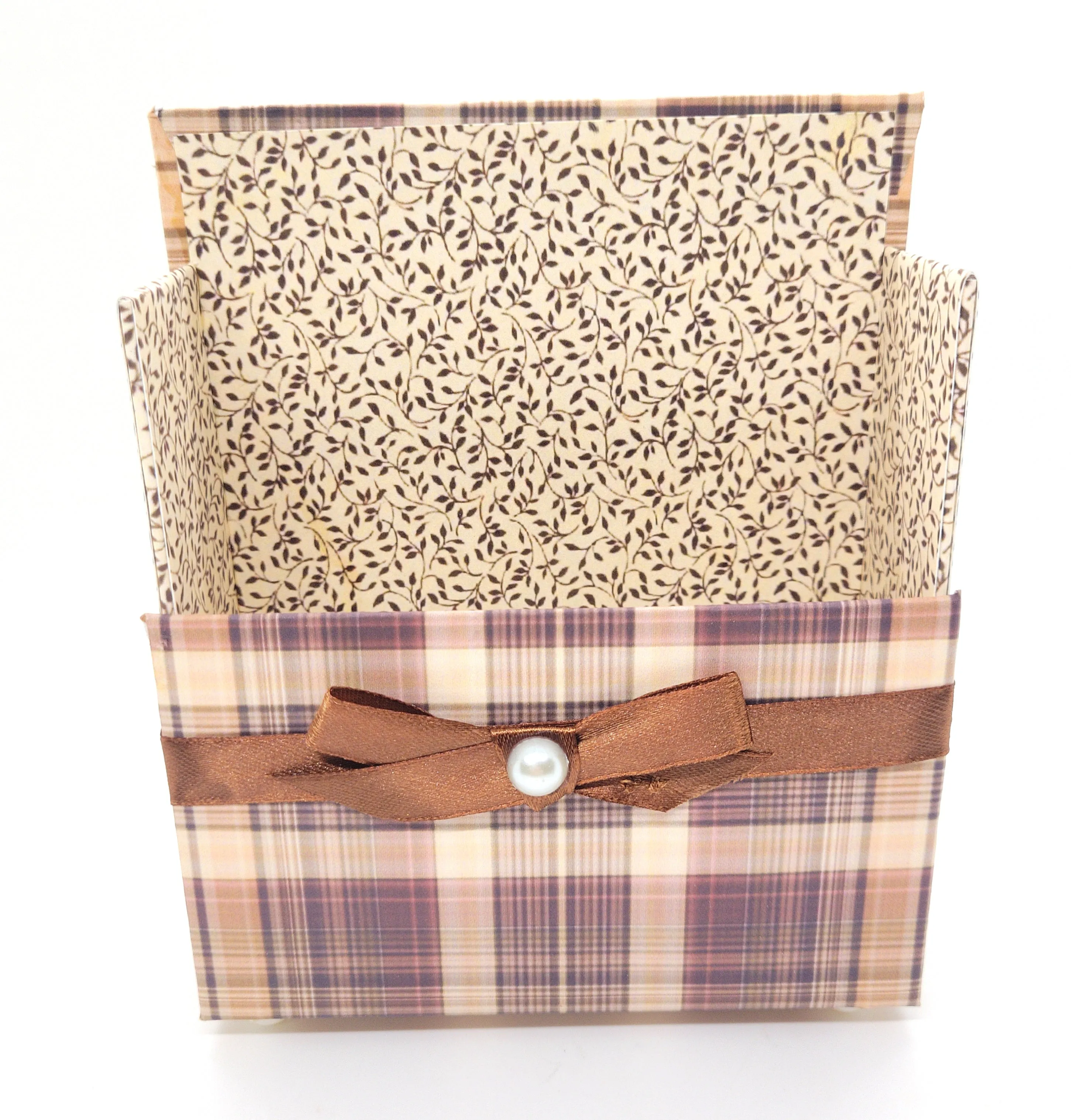 42-Pc Stationery For Him Gift Box Set w/Reusable Desktop Organizer Box and Gold Pen - Brown Plaid