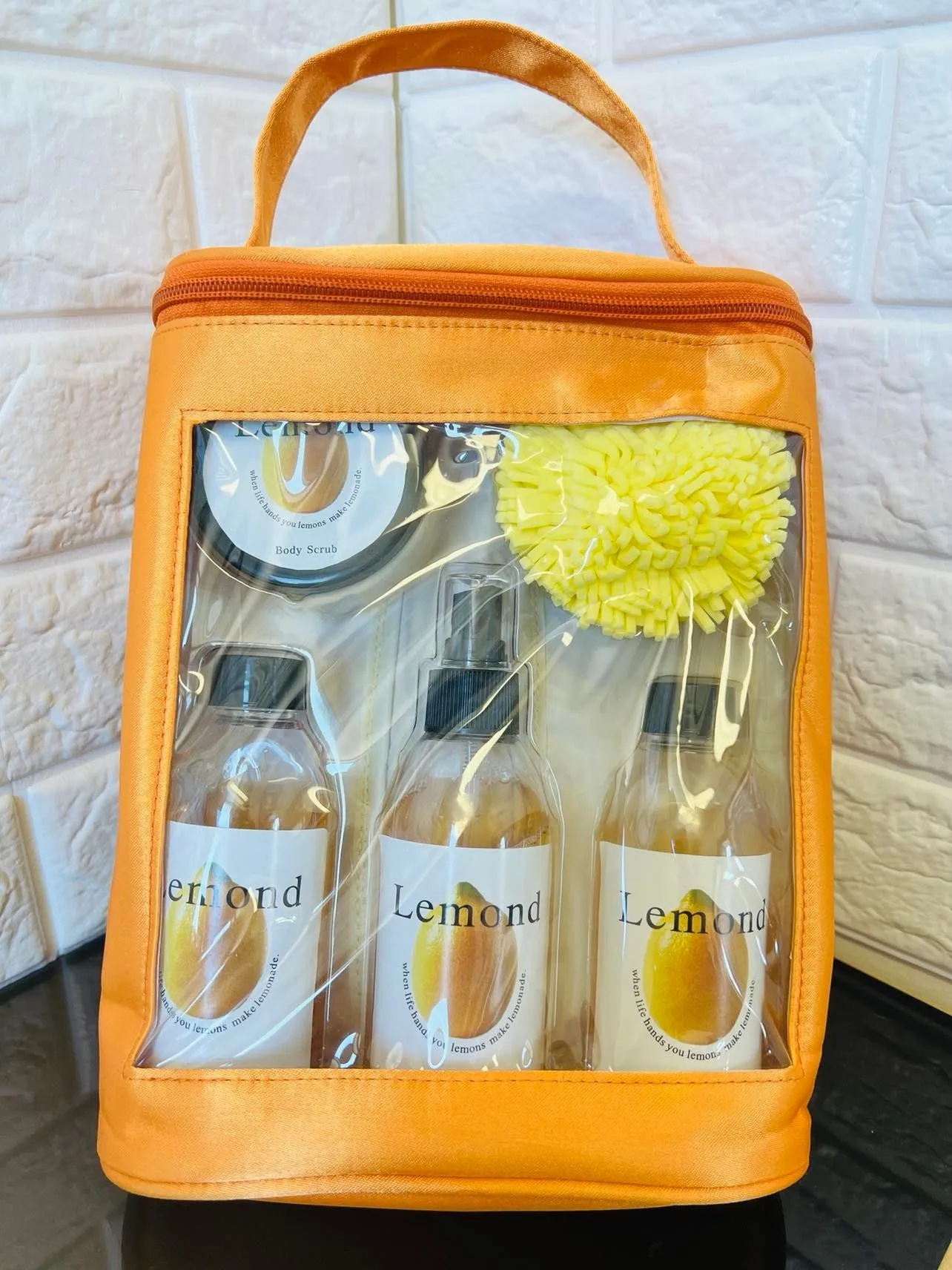 5 Piece Lemond Gift set, includes body scrub, shower gel, body spray, bubble bath, sponge and reusable travel bag