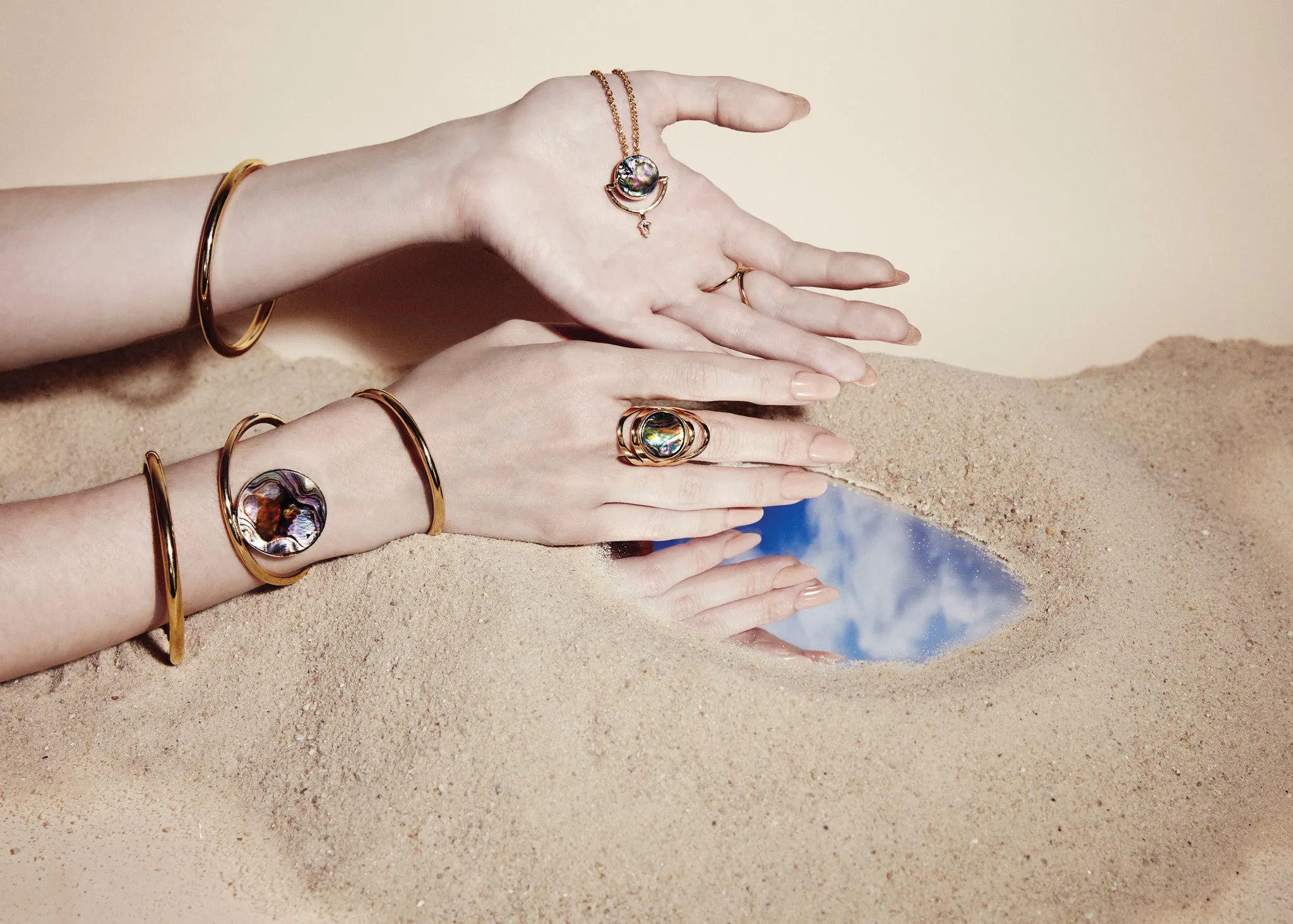 Abalone Locus Necklace in Gold