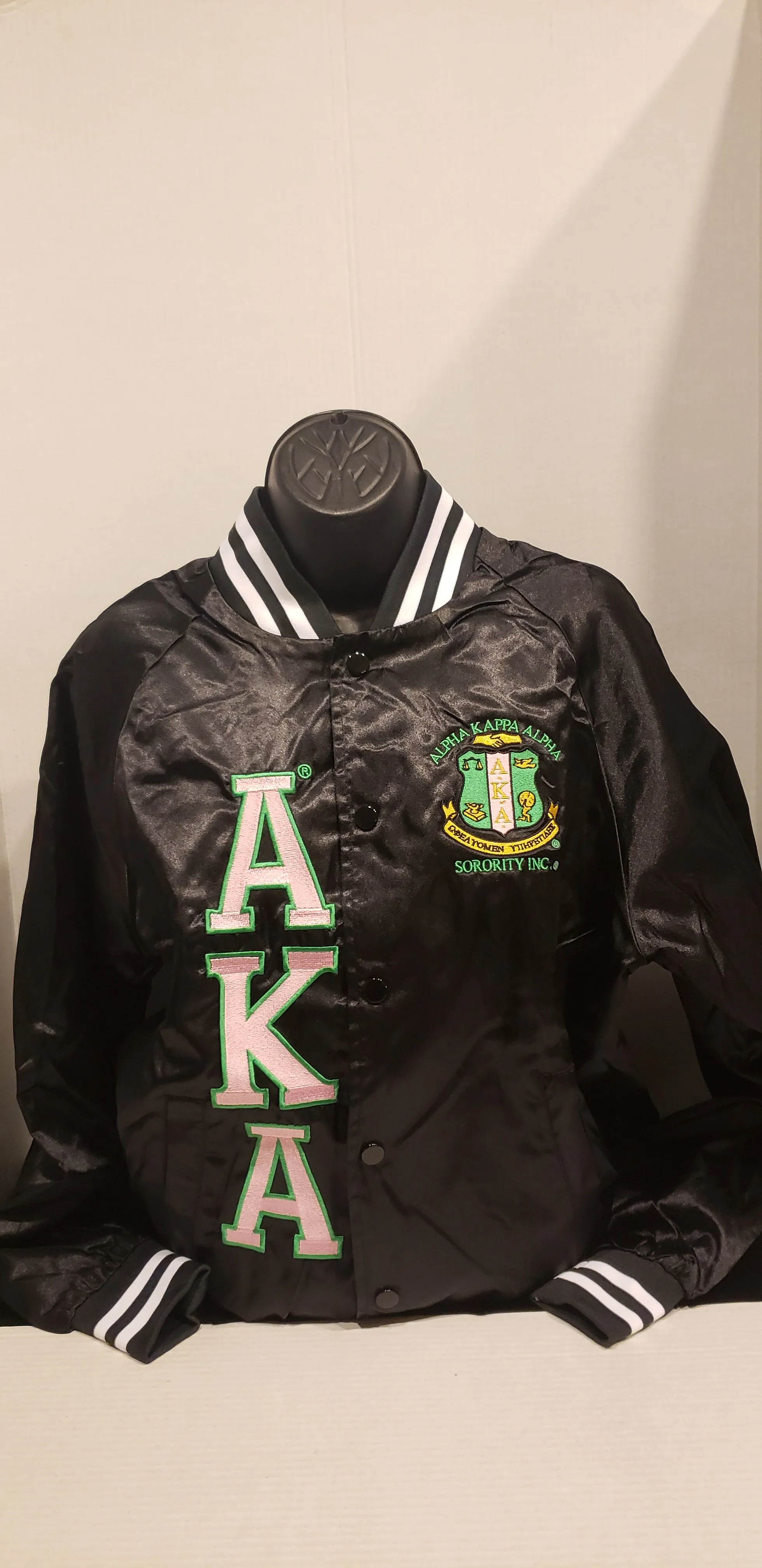 Alpha Kappa Alpha Bomber Satin Jacket(Black/Pink)