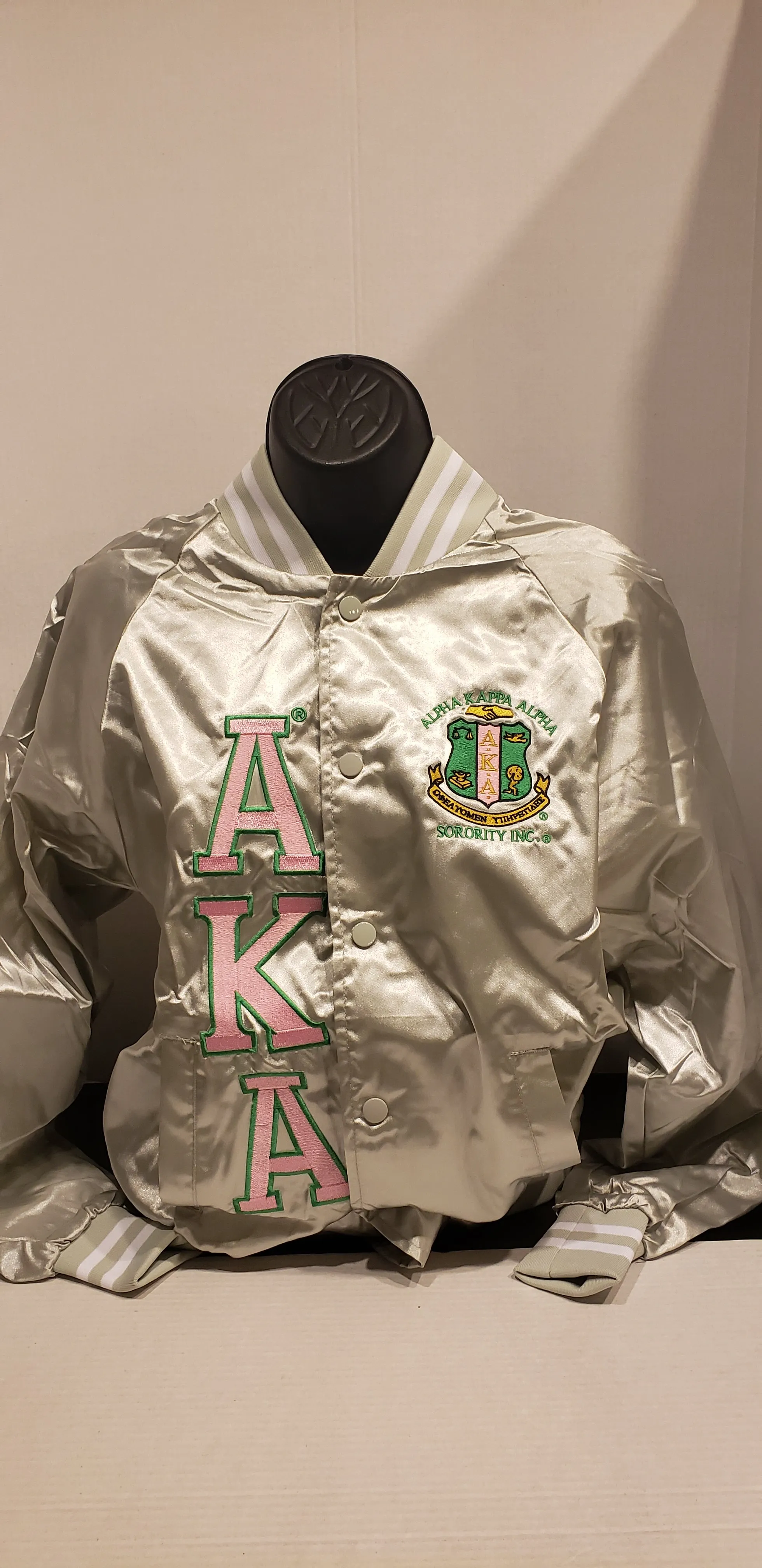 Alpha Kappa Alpha Bomber Satin Jacket(Black/Pink)