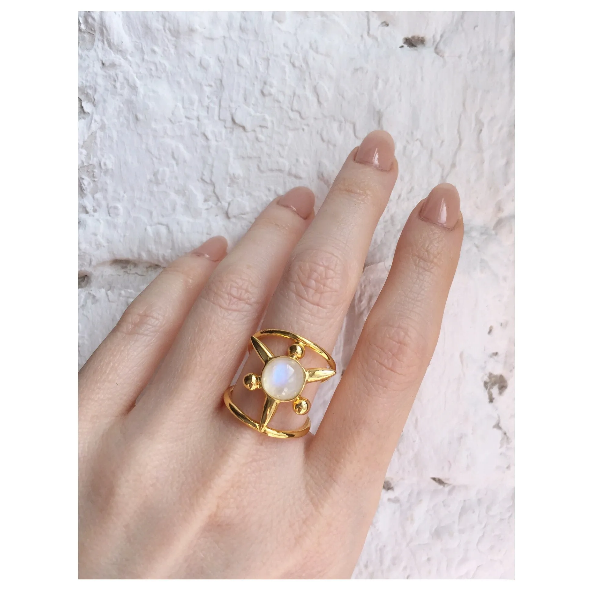 Astraea Ring in Gold