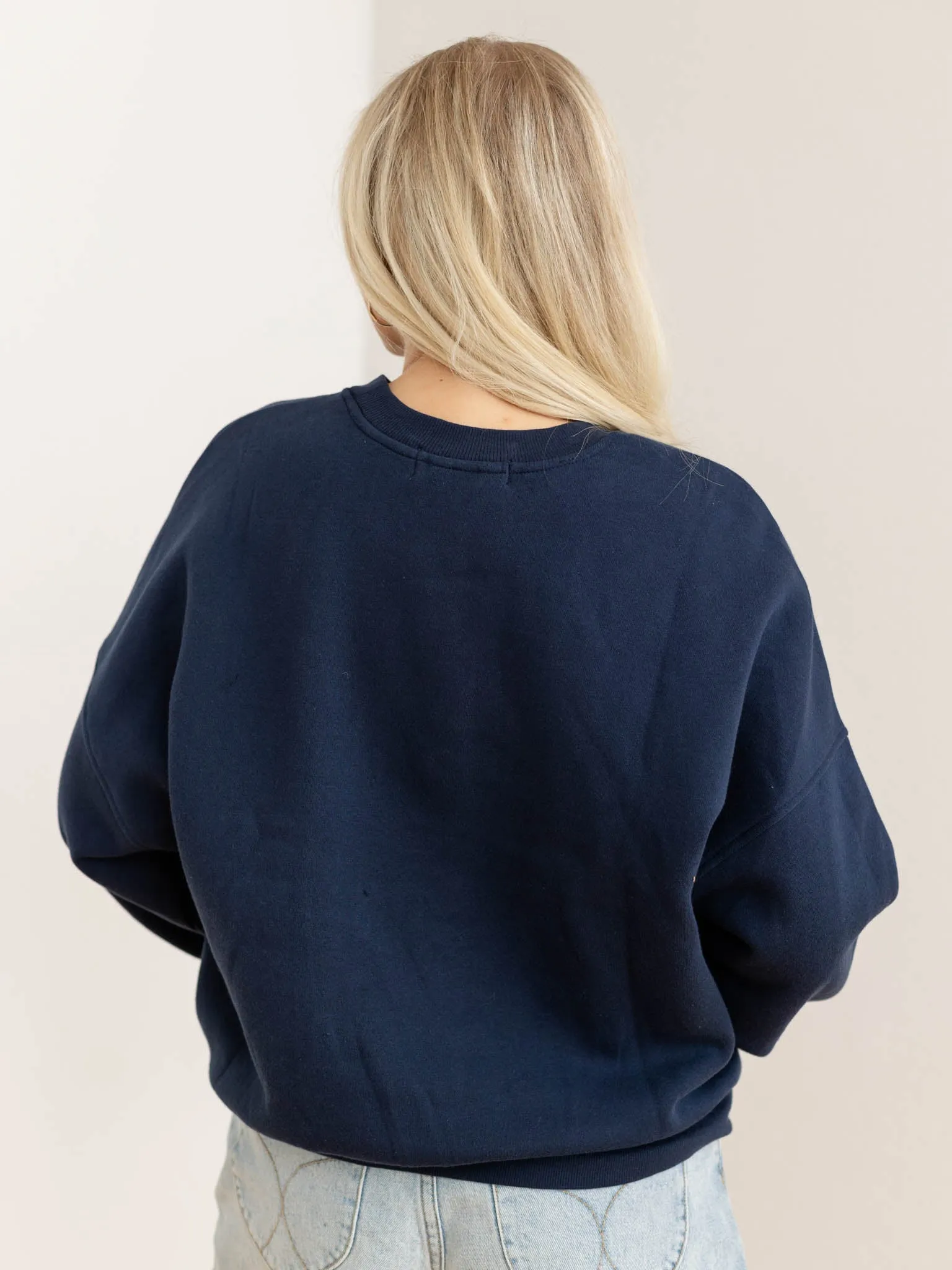 Bow Graphic Crew Neck Sweatshirt