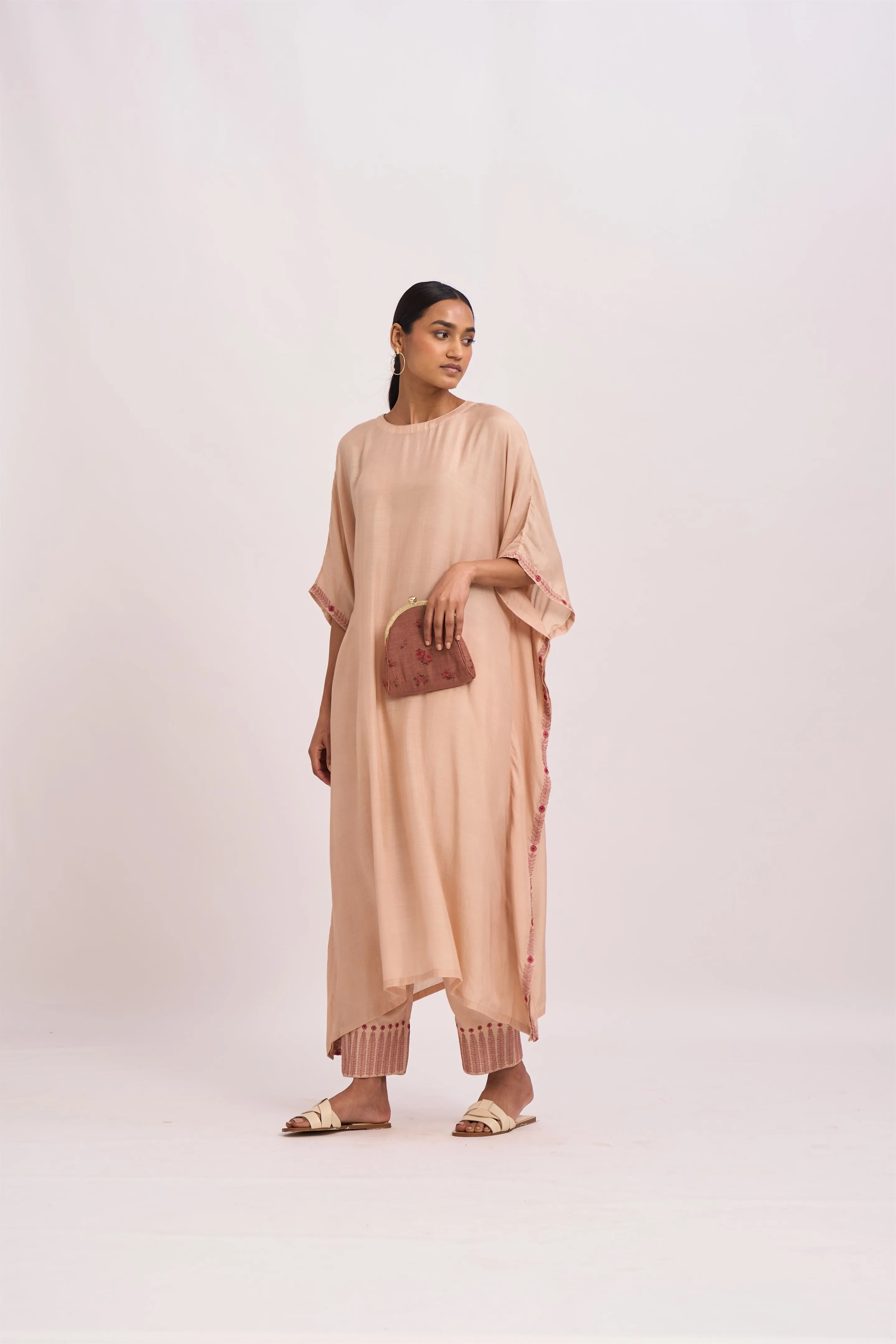 Dot   I   Batwa Thumama Cotton Fabric is used in Batwa  Old rose SS24-B-101