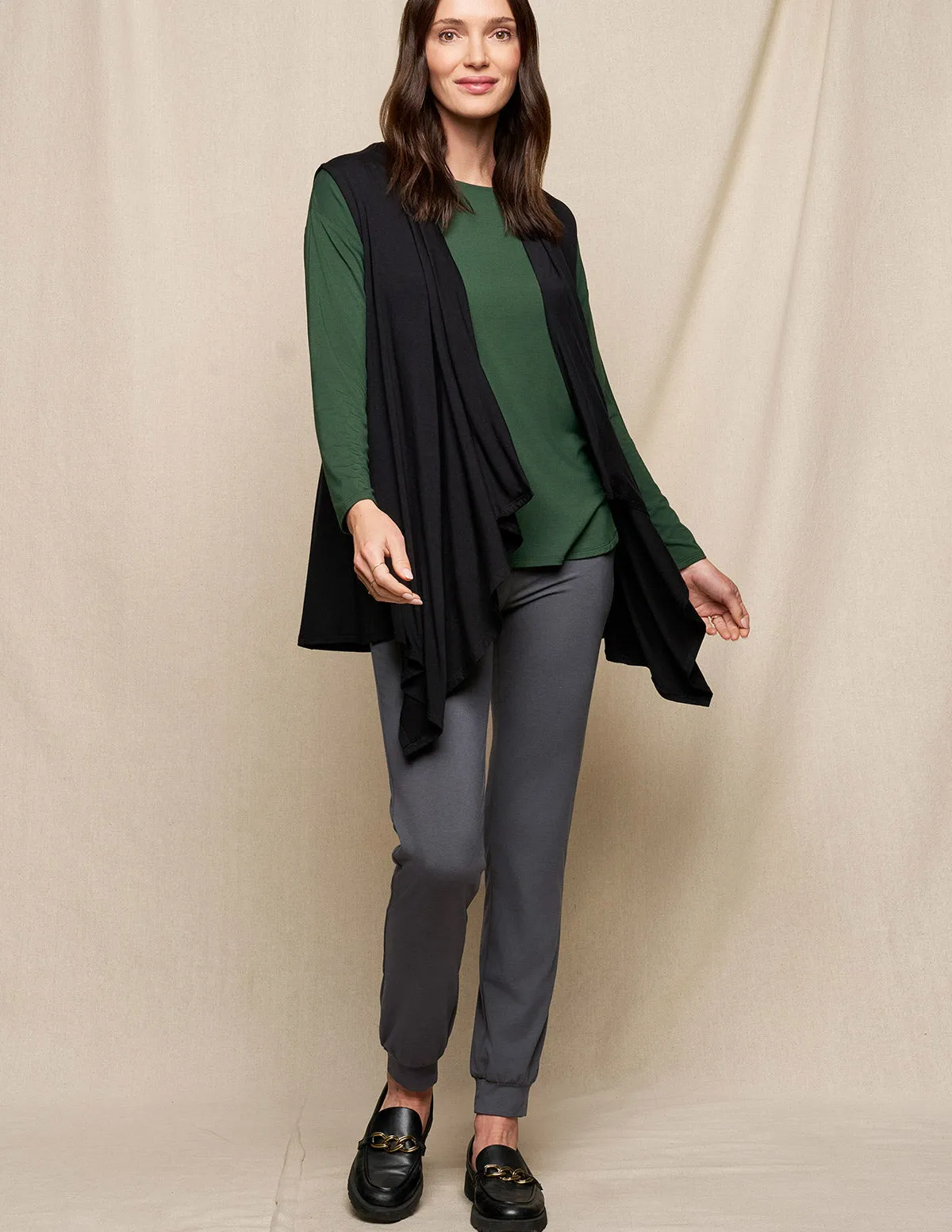 Drift & Discover: Relaxed Joggers with a Flowing Vest