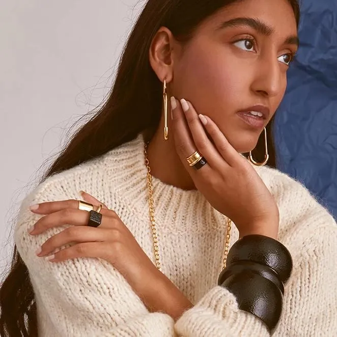 Essential Ring Set in Gold and Black Pebble