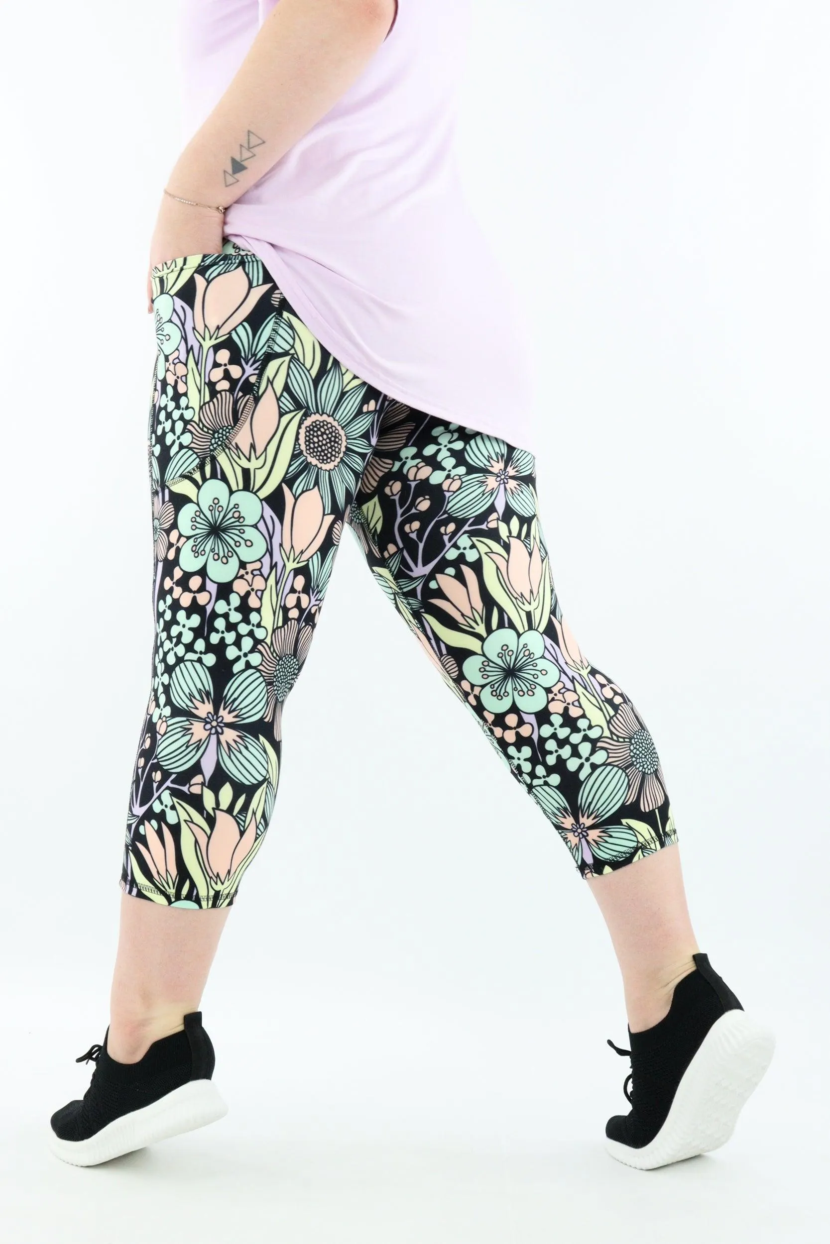 Flower Child - Casual - Capri Leggings - Pockets