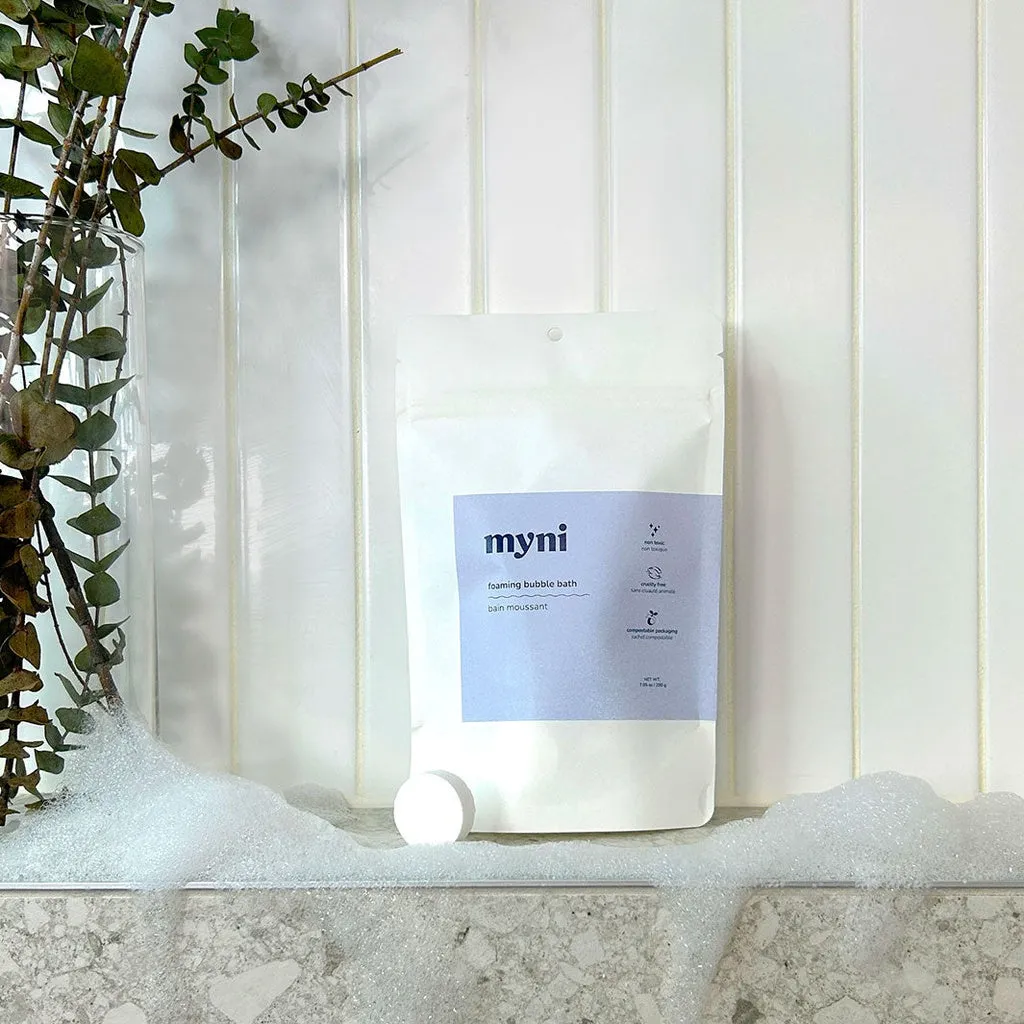 Foaming bubble bath