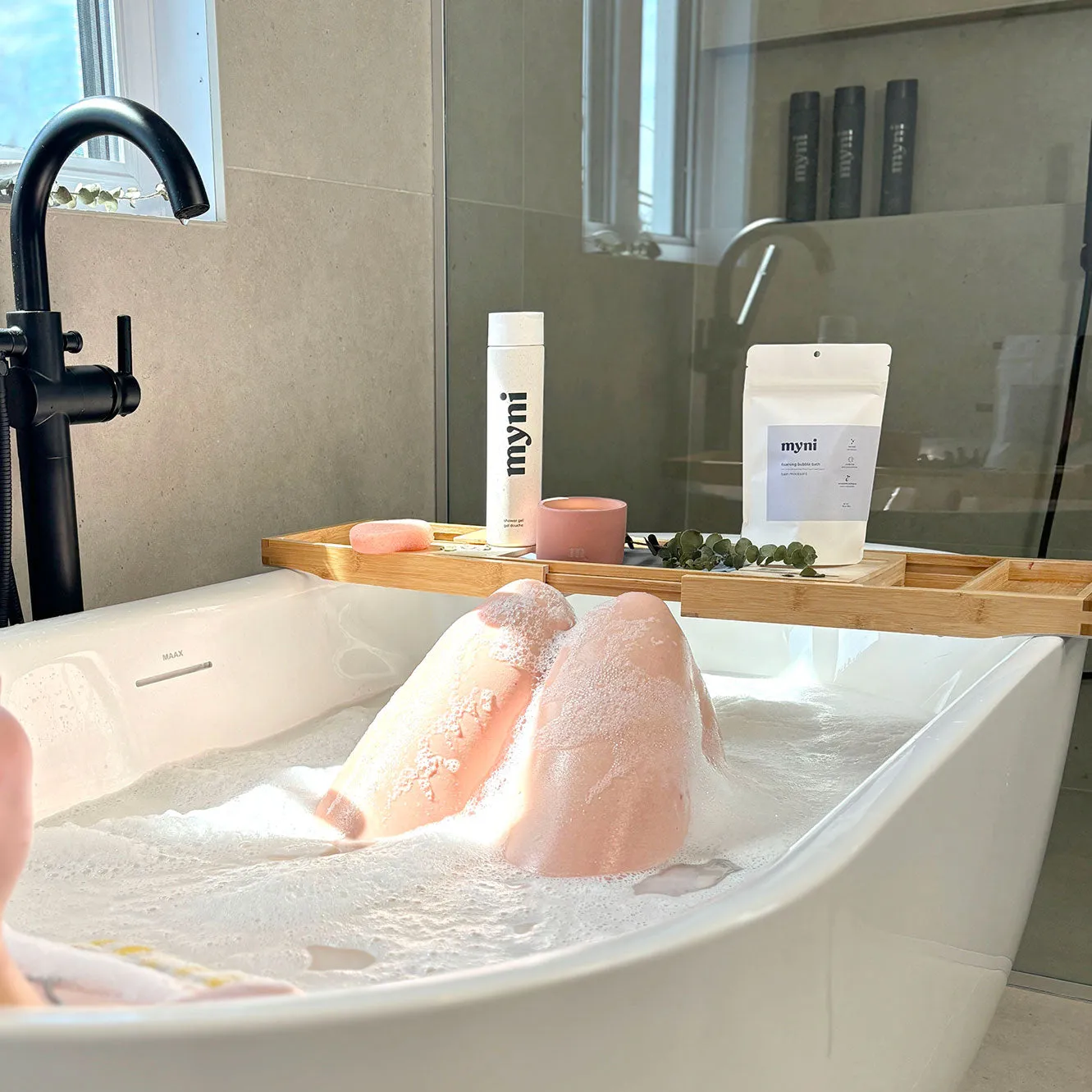 Foaming bubble bath