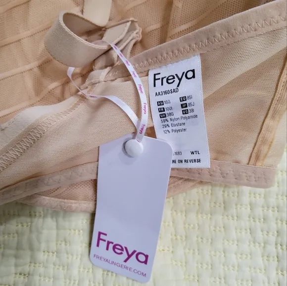 Freya Cameo Padded Bra Size 38 I