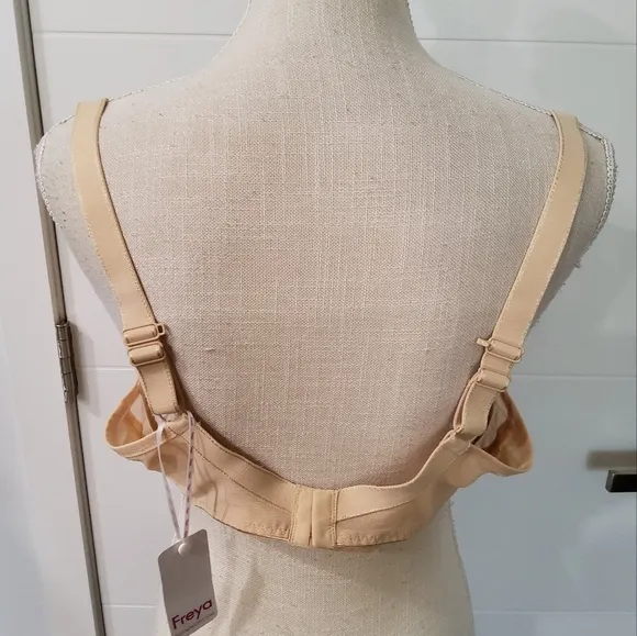 Freya Cameo Padded Bra Size 38 I