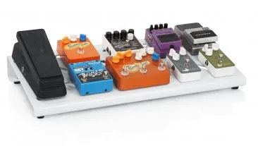 Gator White Large aluminum pedal board with Gator carry bag and bottom mounting power supply bracket