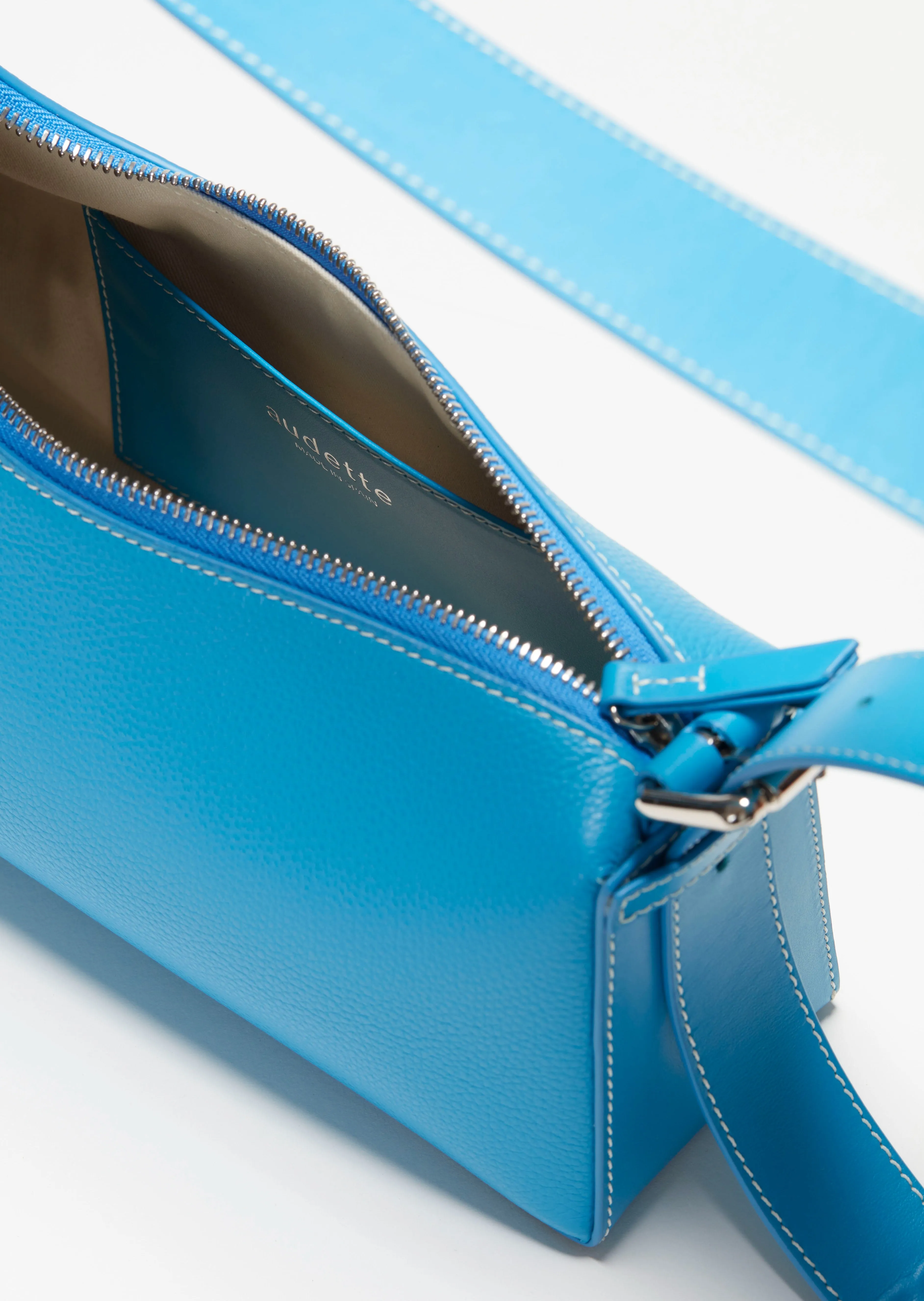 Gondol - Ice Blue Grained