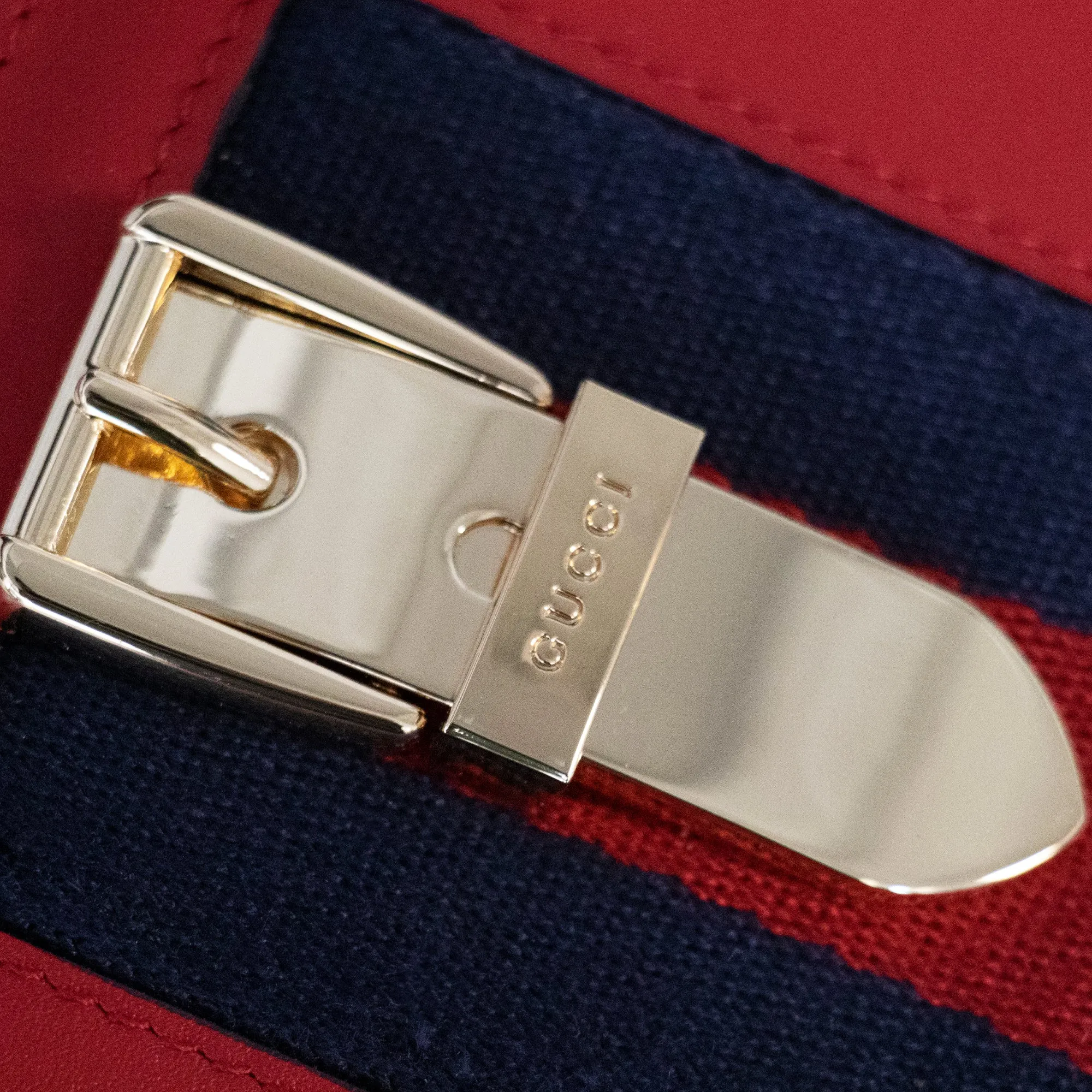 Gucci Sylvie Red Zip Around Wallet