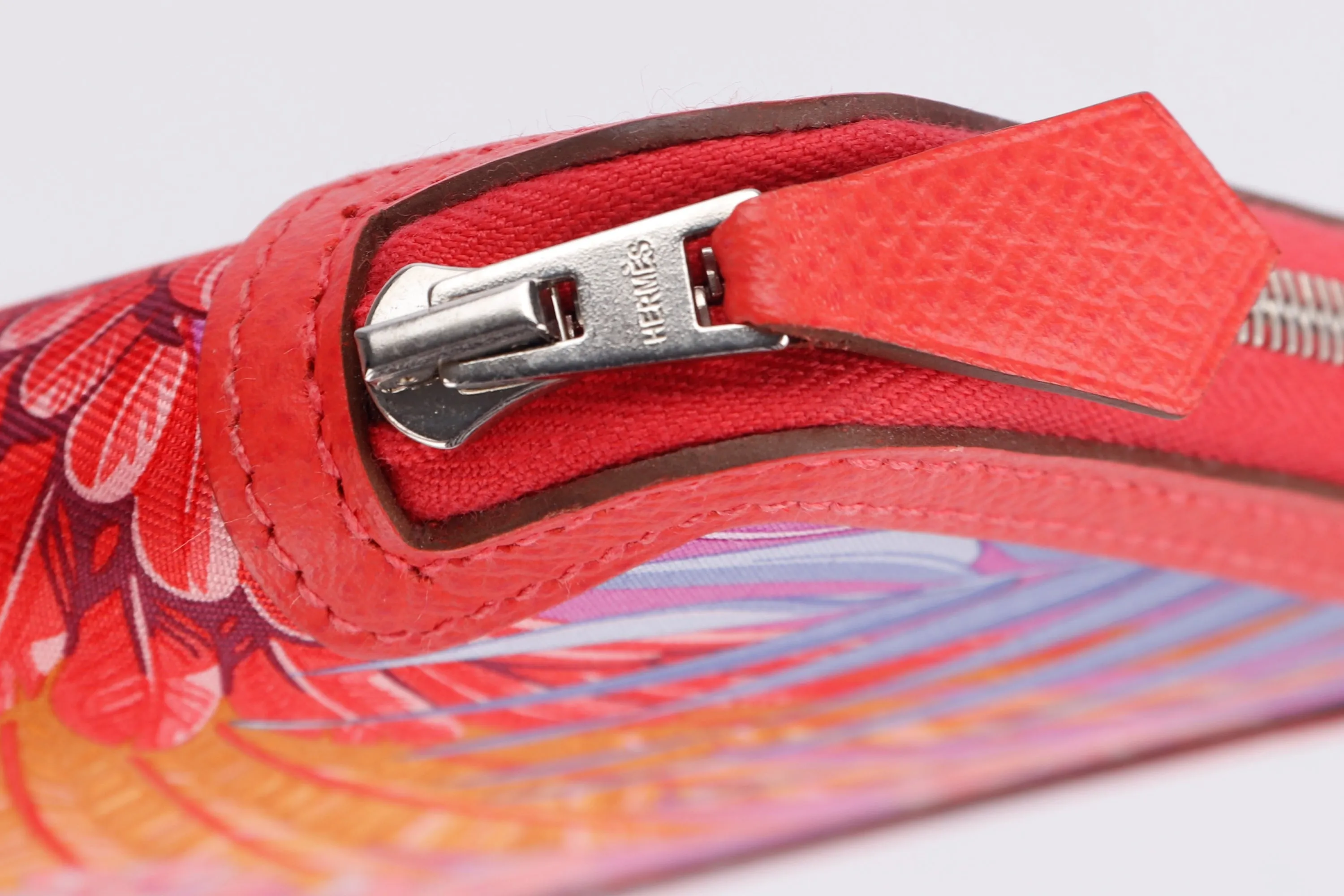 HERMES SILK IN ZIPPY AZAP WALLET (STAMP T) CAPPUCINES TRIM, WITH POUCH, NO DUST COVER