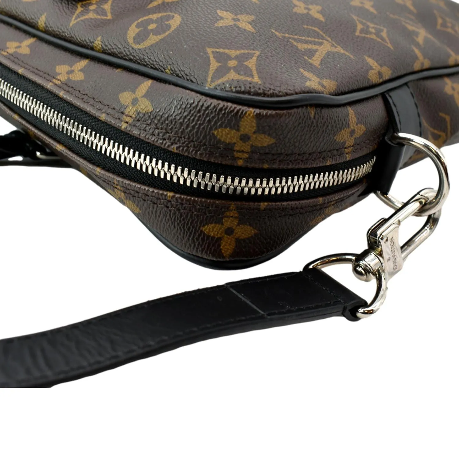 LOUIS VUITTON Porte Documents Voyage Monogram Canvas Briefcase Bag Brown