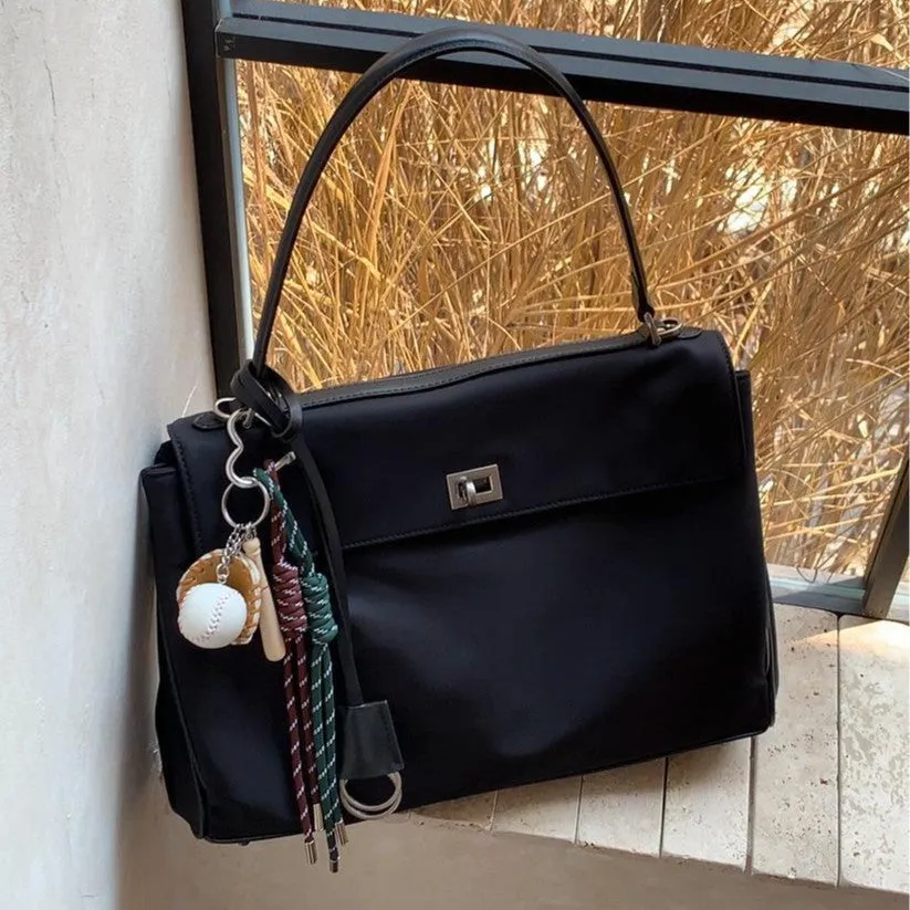 MOMENTLOVER  2025 Black Oxford cloth commuter tote bag women's large capacity Kelly bag autumn and winter versatile portable messenger briefcase