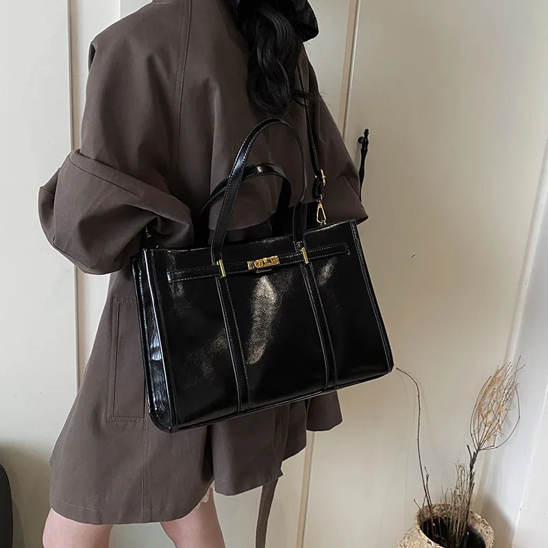 MOMENTLOVER  2025 Simple commuter briefcase 2025 new large-capacity tote bag women's high-end niche design shoulder handbag