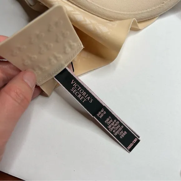 New Victoria’s Secret Tan push up padded bra 36DD