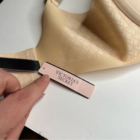 New Victoria’s Secret Tan push up padded bra 36DD