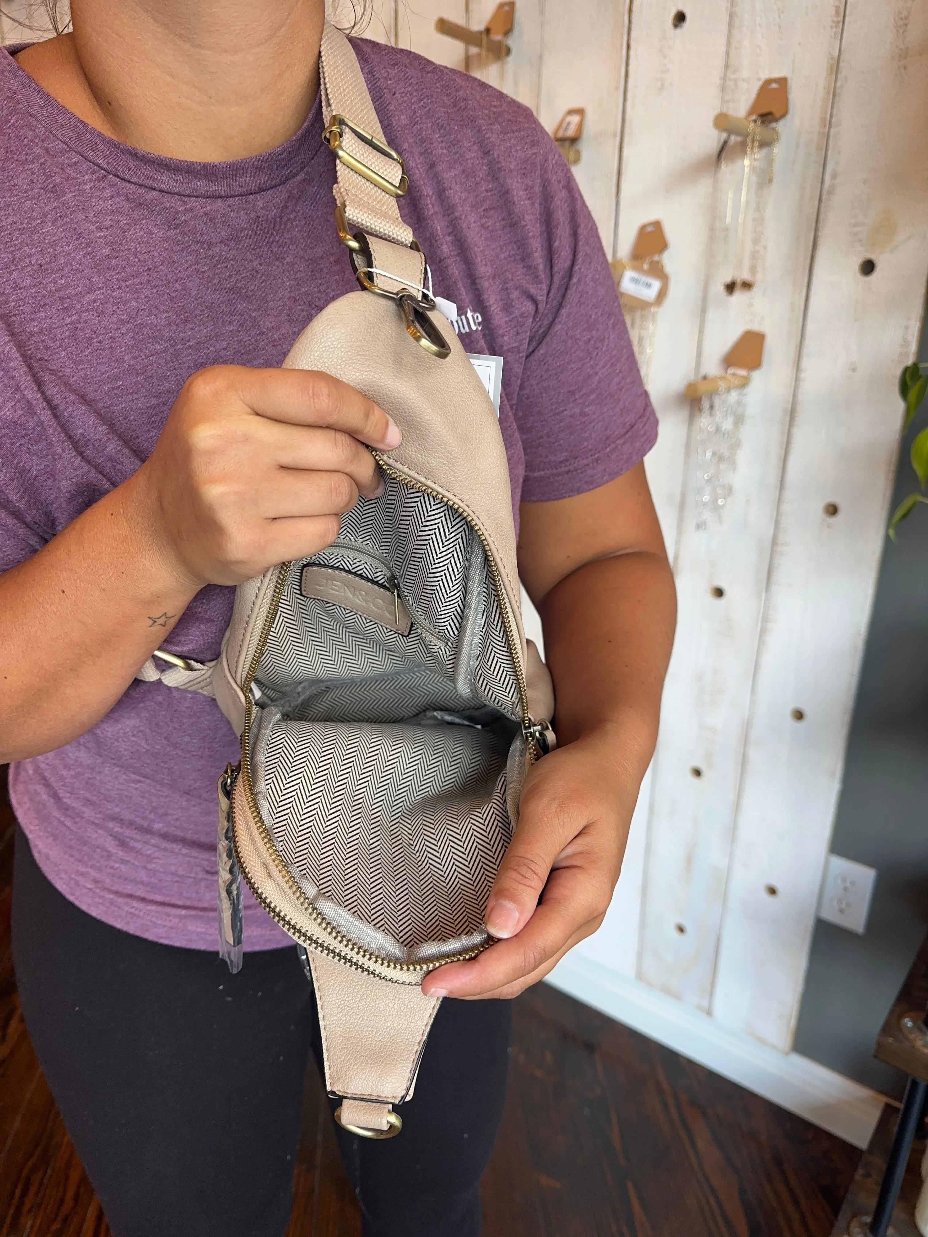 Nikki Sling Bag
