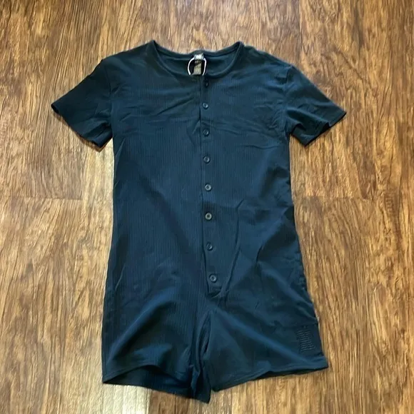 NWT Savage x Fenty 1900s Ribbed One piece jumper Unisex onesie L