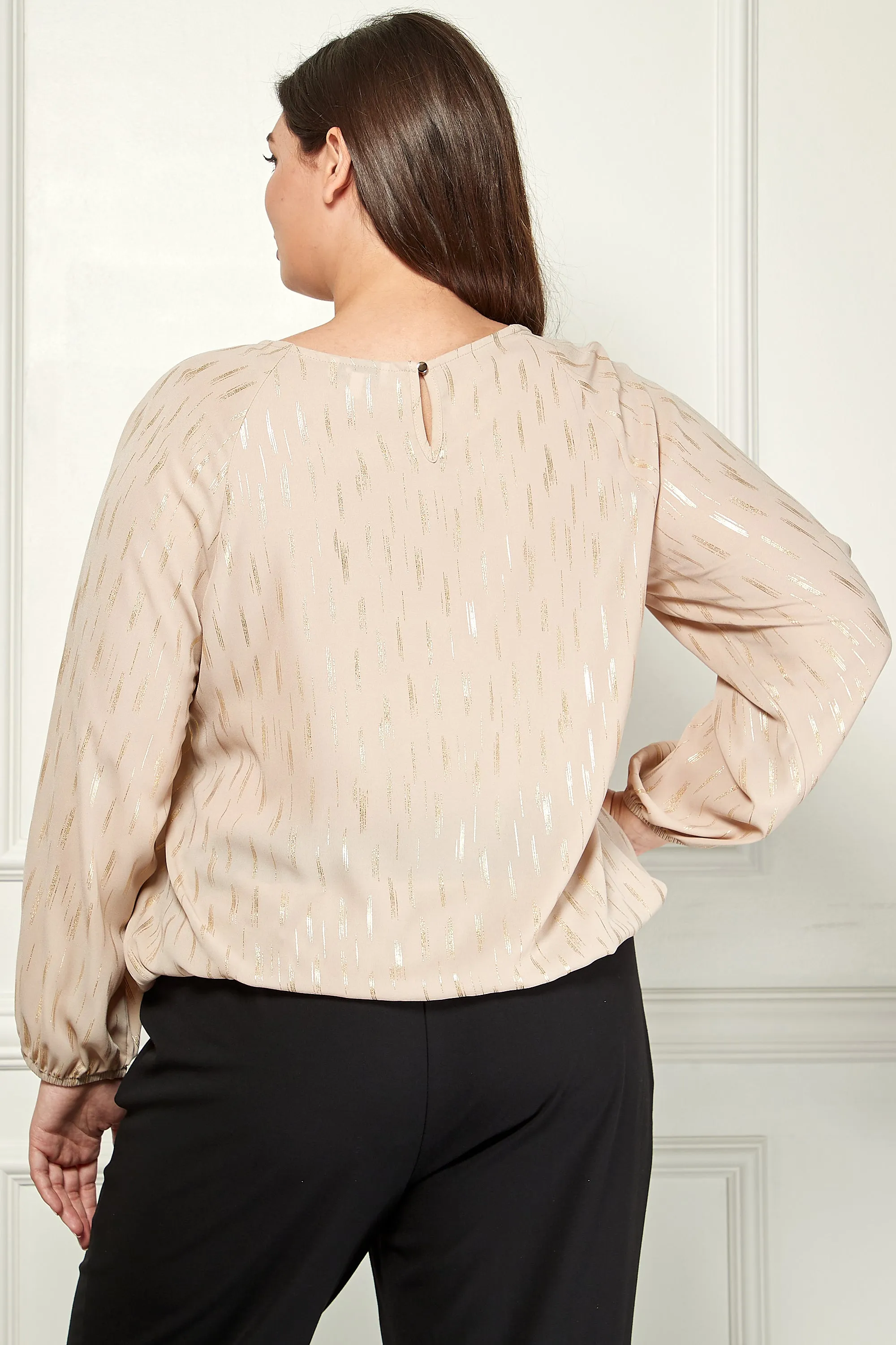 Plus Long Sleeve V-Chain Trim Cutout Bubble Top