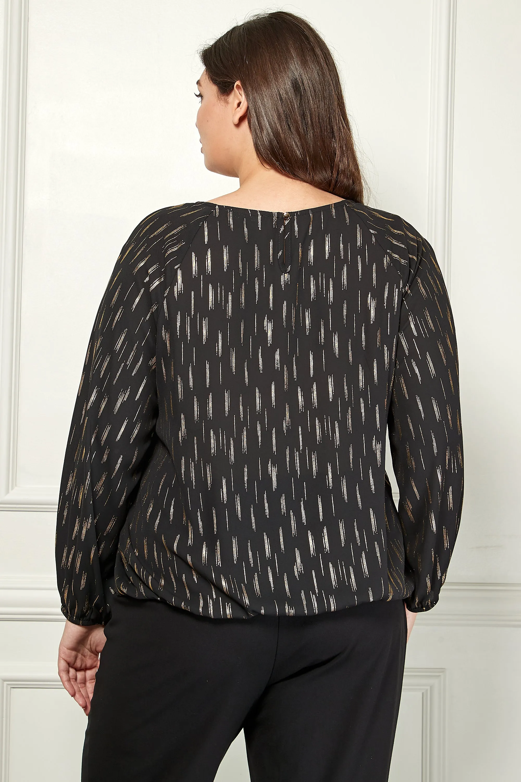 Plus Long Sleeve V-Chain Trim Cutout Bubble Top