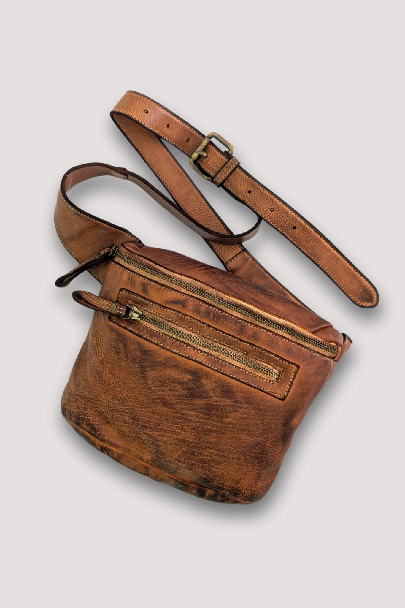 Rider Crossbody Sling Bag - Cognac Rocks