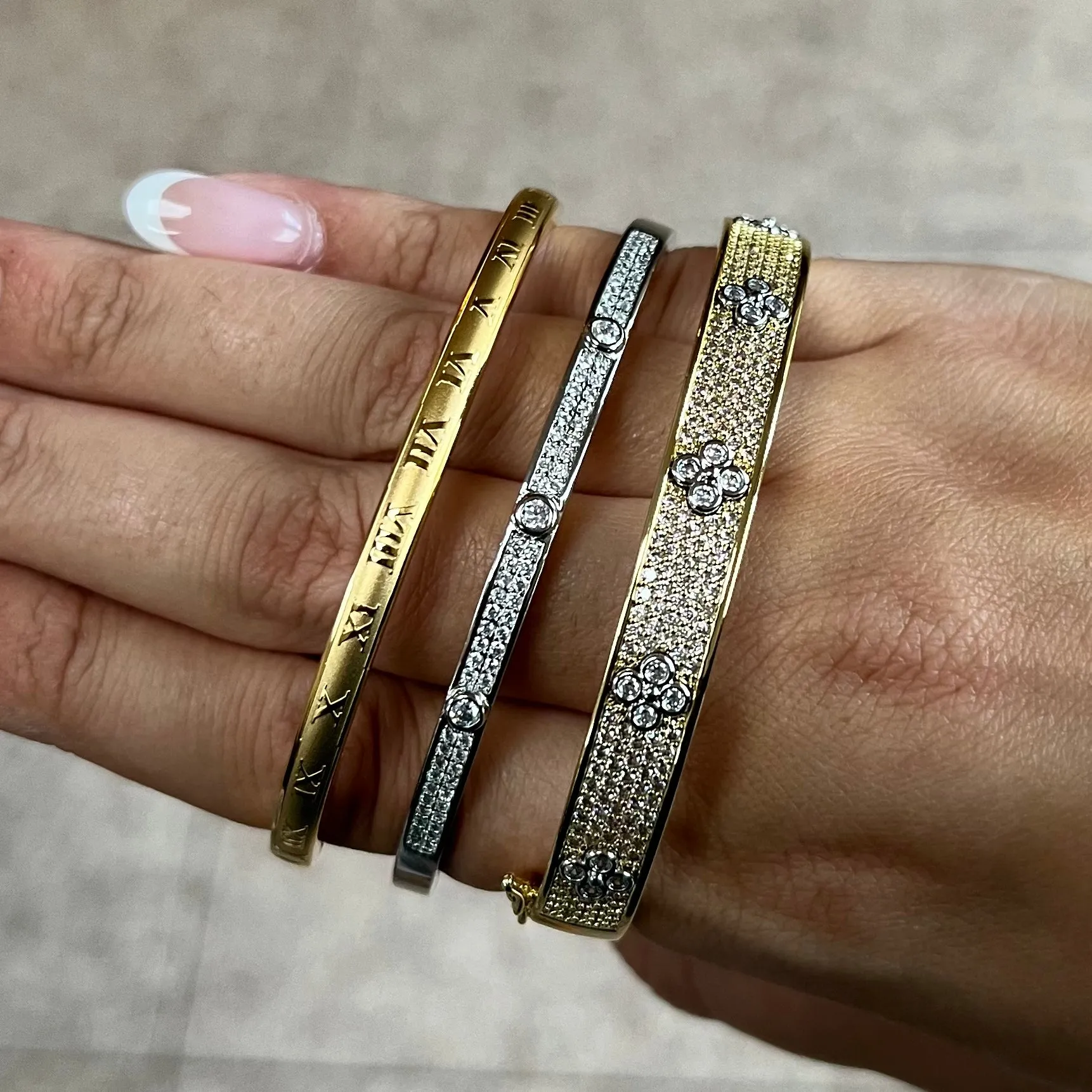 Roman Bangle