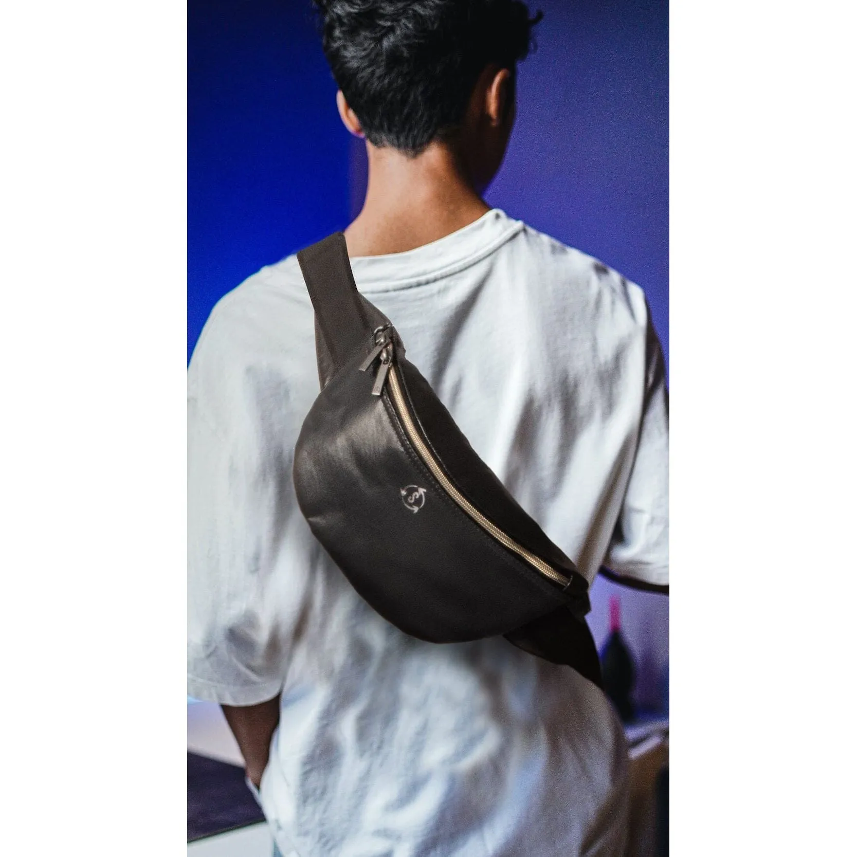 Roo Sling Bag