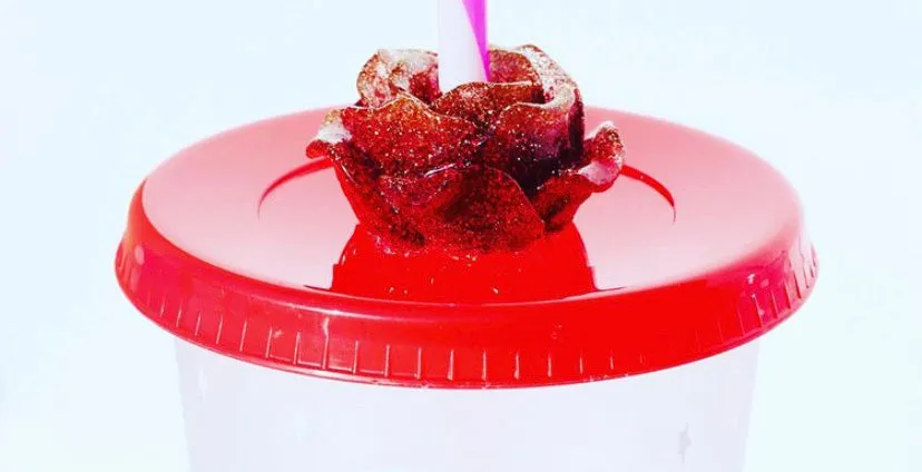 Rose Straw Topper