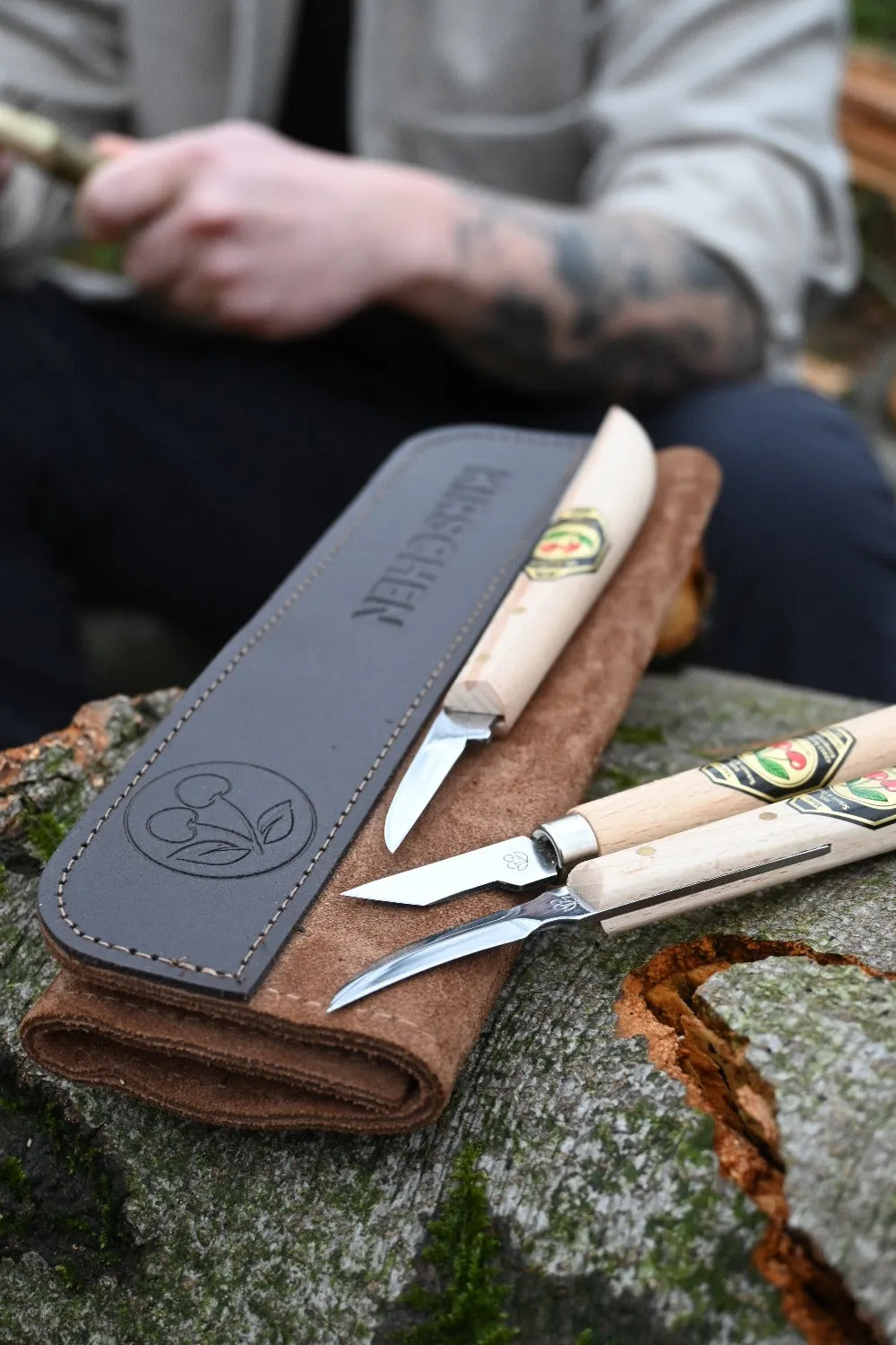 Set of 3 x carving knives in suede leather wallet (Two Cherries)