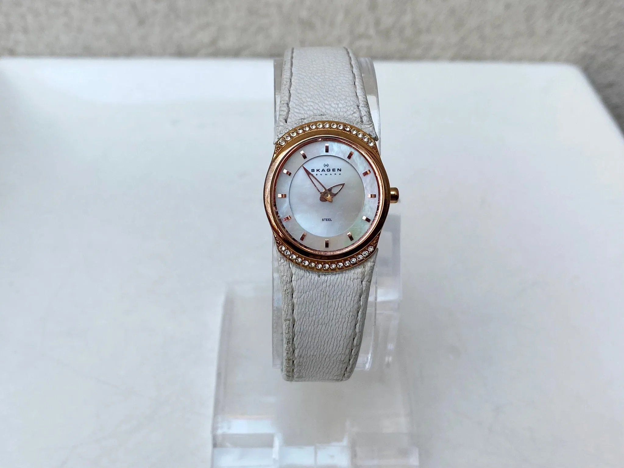 Skagen Women's Rose Gold Tone Round Watch Jeweled Mother of Pearl Dial White Leather Band