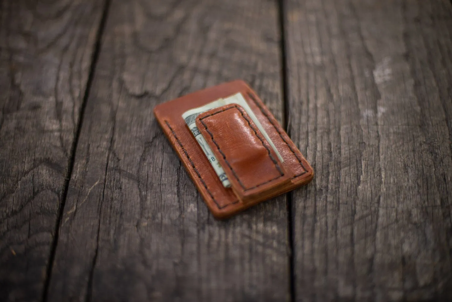 SLIM LEATHER CARD WALLET WITH MAGNETIC MONEY CLIP