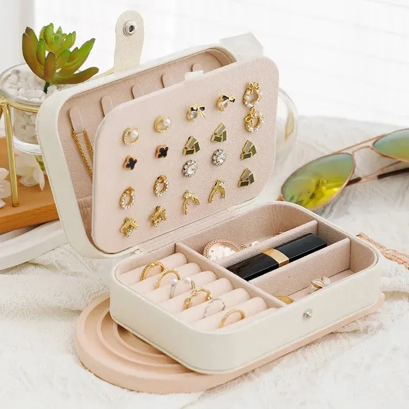 Travel Jewelry Organizer: Essential for Every Traveler