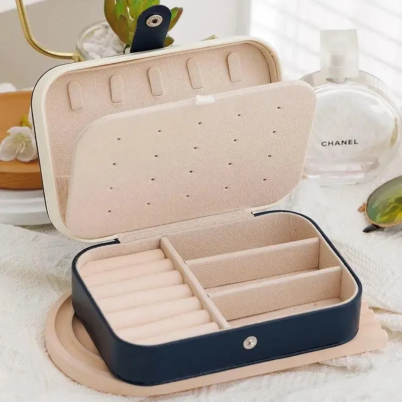 Travel Jewelry Organizer: Essential for Every Traveler