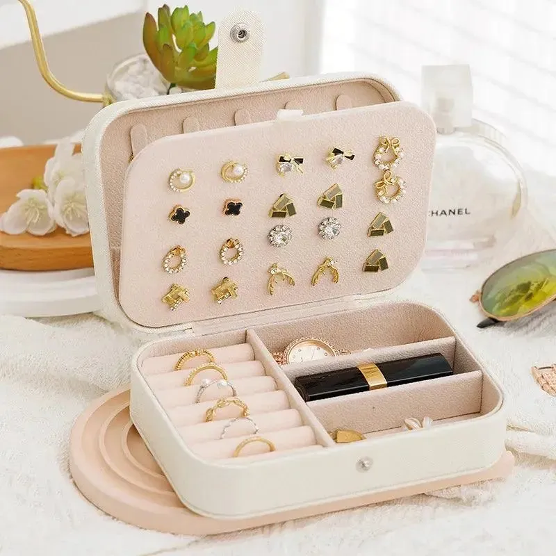 Travel Jewelry Organizer: Essential for Every Traveler