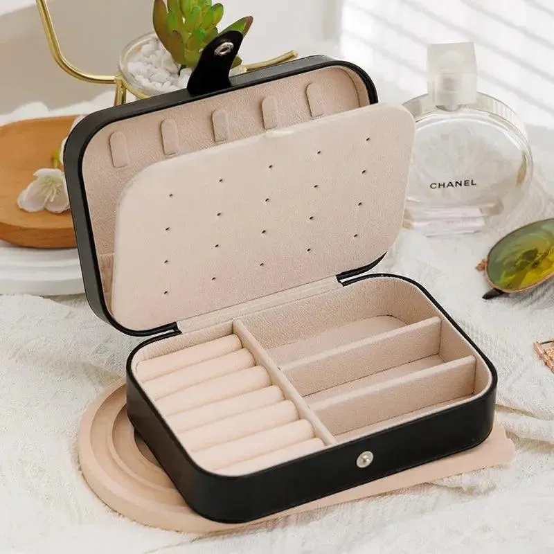 Travel Jewelry Organizer: Essential for Every Traveler