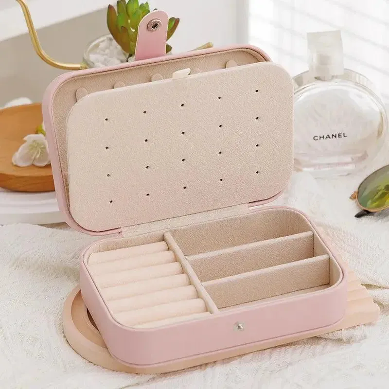Travel Jewelry Organizer: Essential for Every Traveler