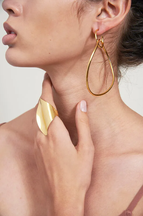 Wave Hoops in Gold